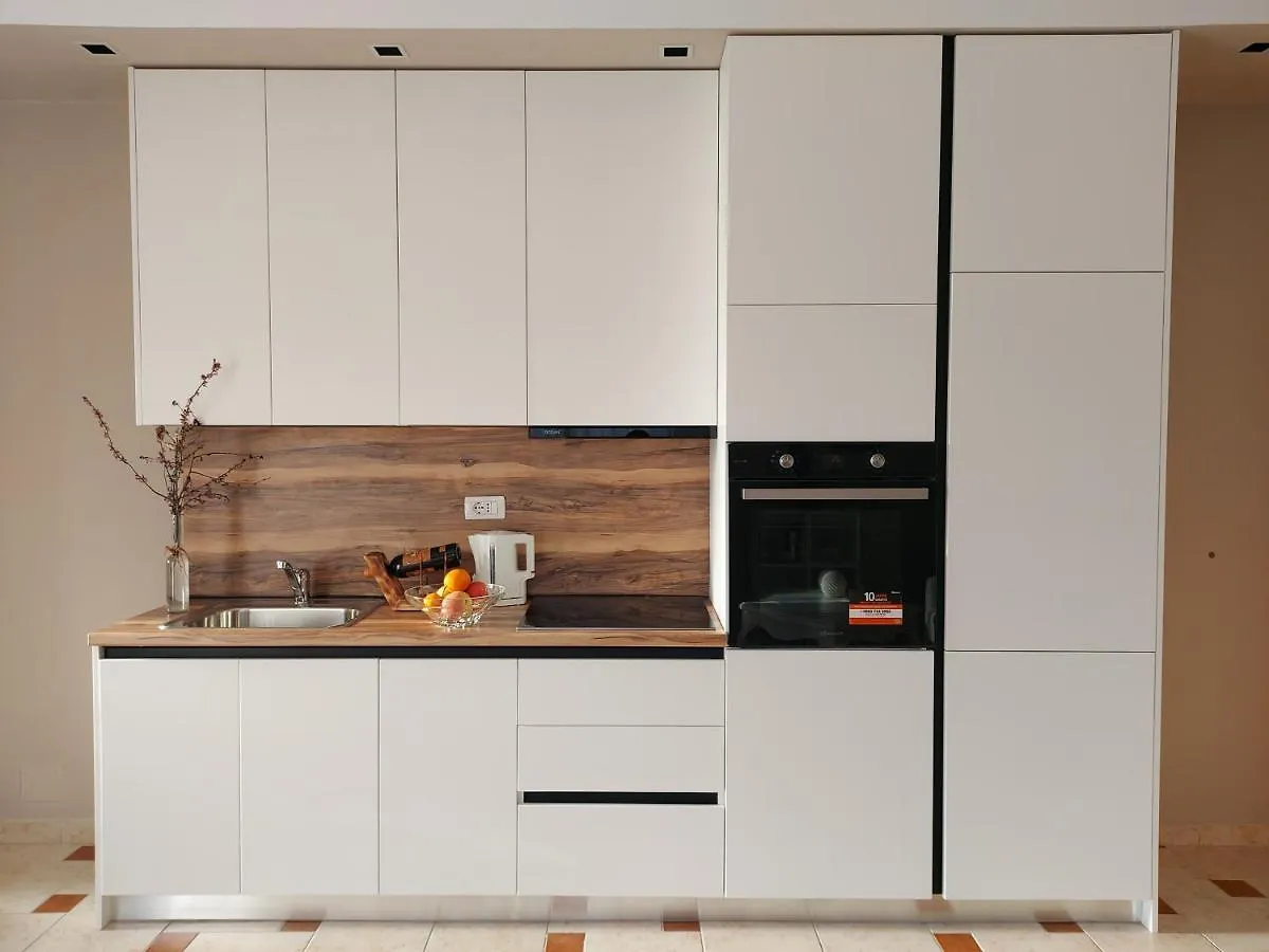 Cozy Apartment In The Heart Of Bllok Tirana