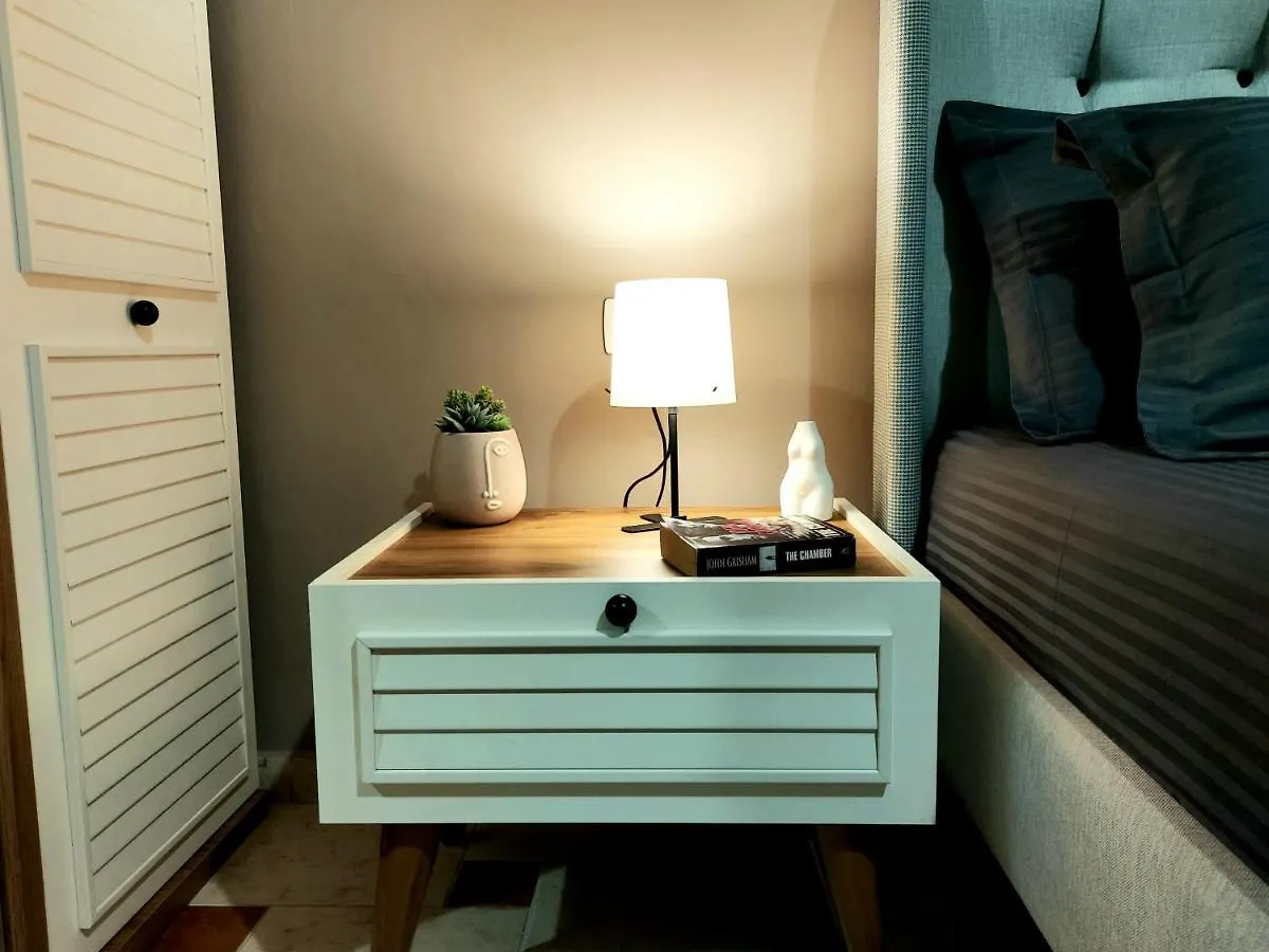 Cozy Apartment In The Heart Of Bllok Tirana