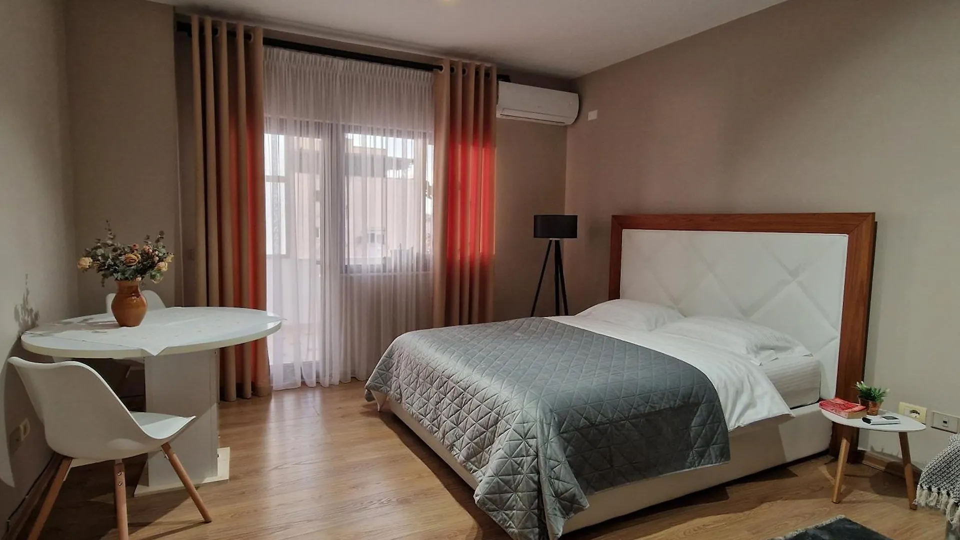 Cozy Apartment In The Heart Of Bllok Tirana